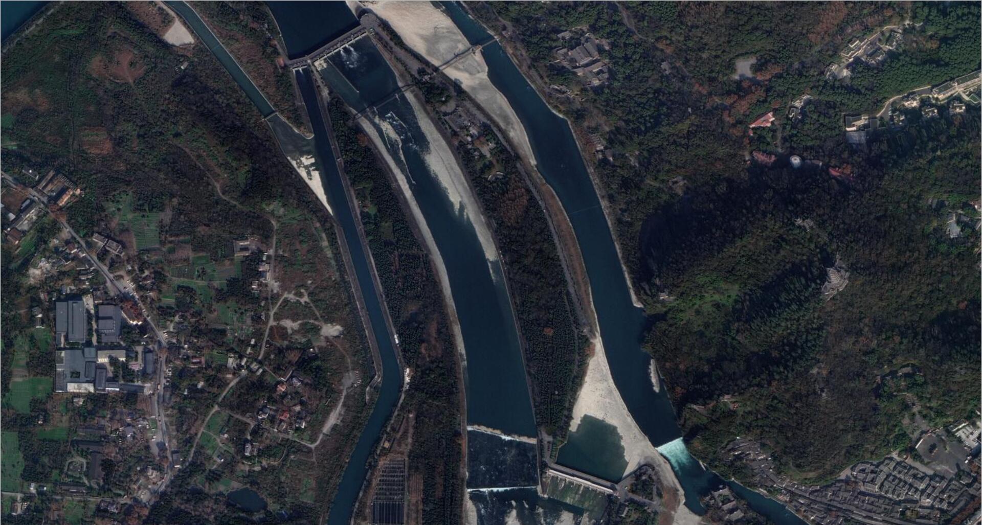 千年奇跡都江堰的工作原理是什么？從衛(wèi)星地圖詳解都江堰